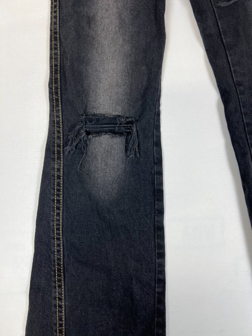 Levi's Women Noughties 25x32 Bootcut Jeans Black Distressed Denim Y2K Style - Picture 5 of 12